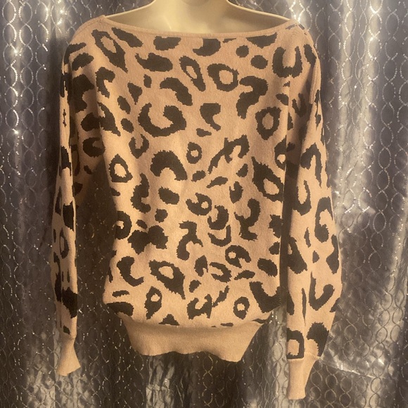 Animal Print top - Picture 5 of 5